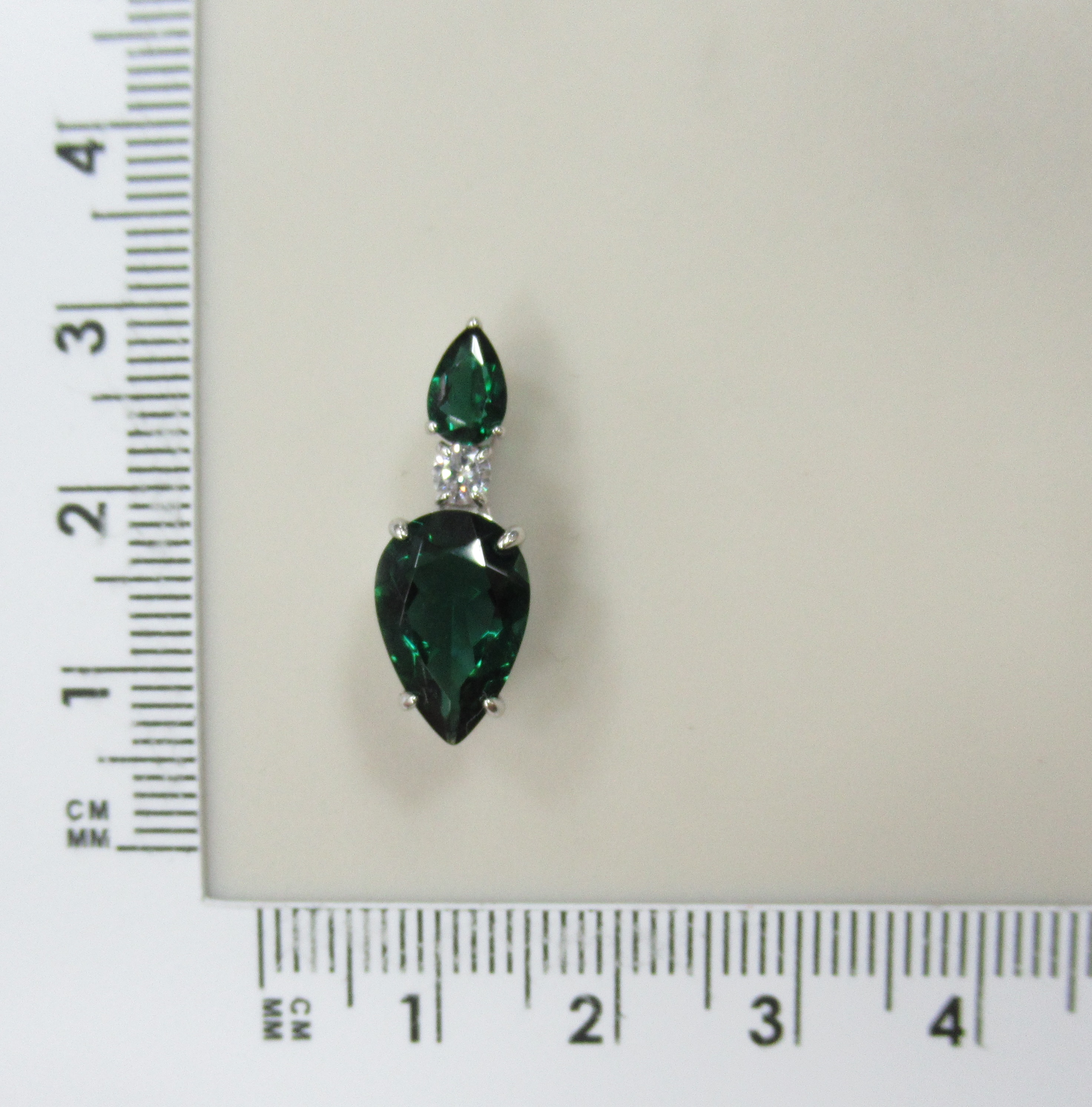 Серебряная подвеска с празиолитами